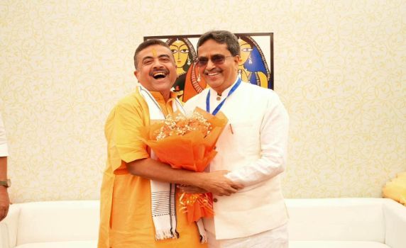 Tripura CM Dr. Manik Saha meets and greets new Bengal CM Suvendu Adhikari after oath